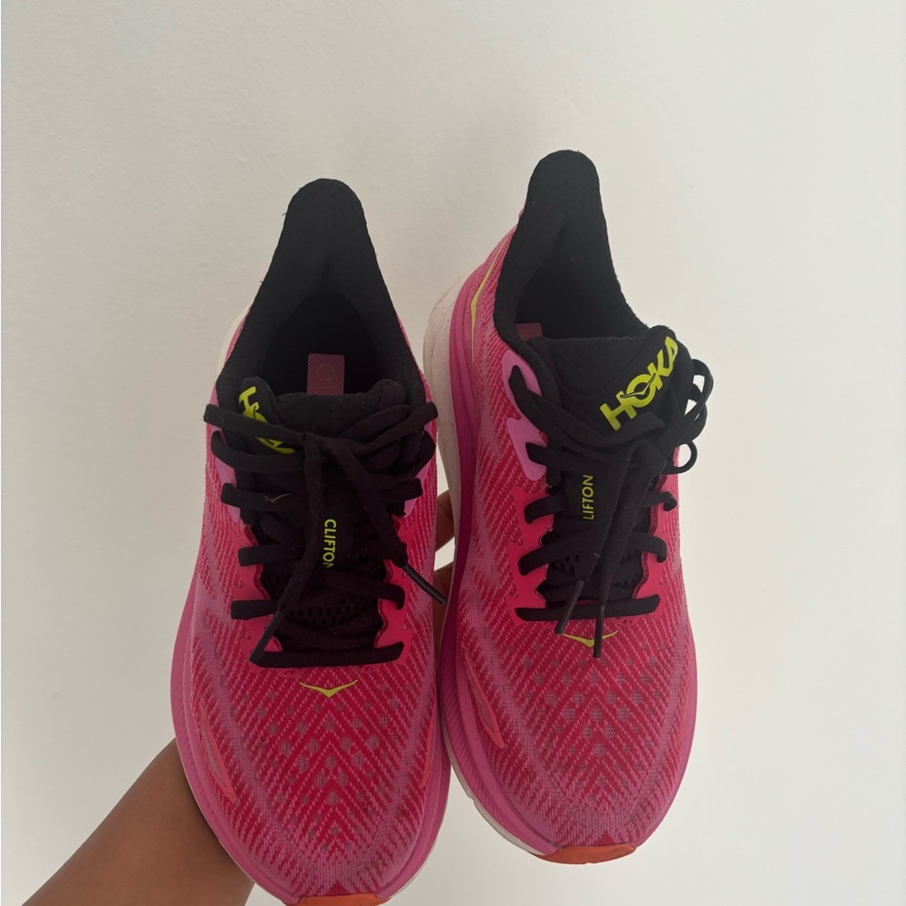 HOKA Clifton - Neutral Sneakers